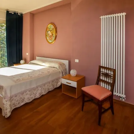 Apartamento Conchita Terrazza Balkon-ferienwohnung Colico